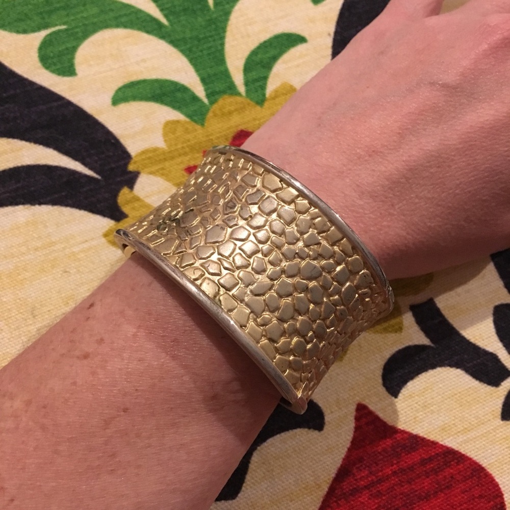 Bebe Gold Cuff